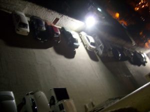 夜の駐車場